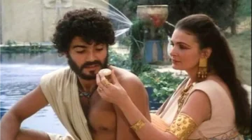 مهرجان القاهرة السينمائي يعيد عرض فيلم المهاجر لـ يسرا بعد 31 عامًا ضمن عروضه الرسمية